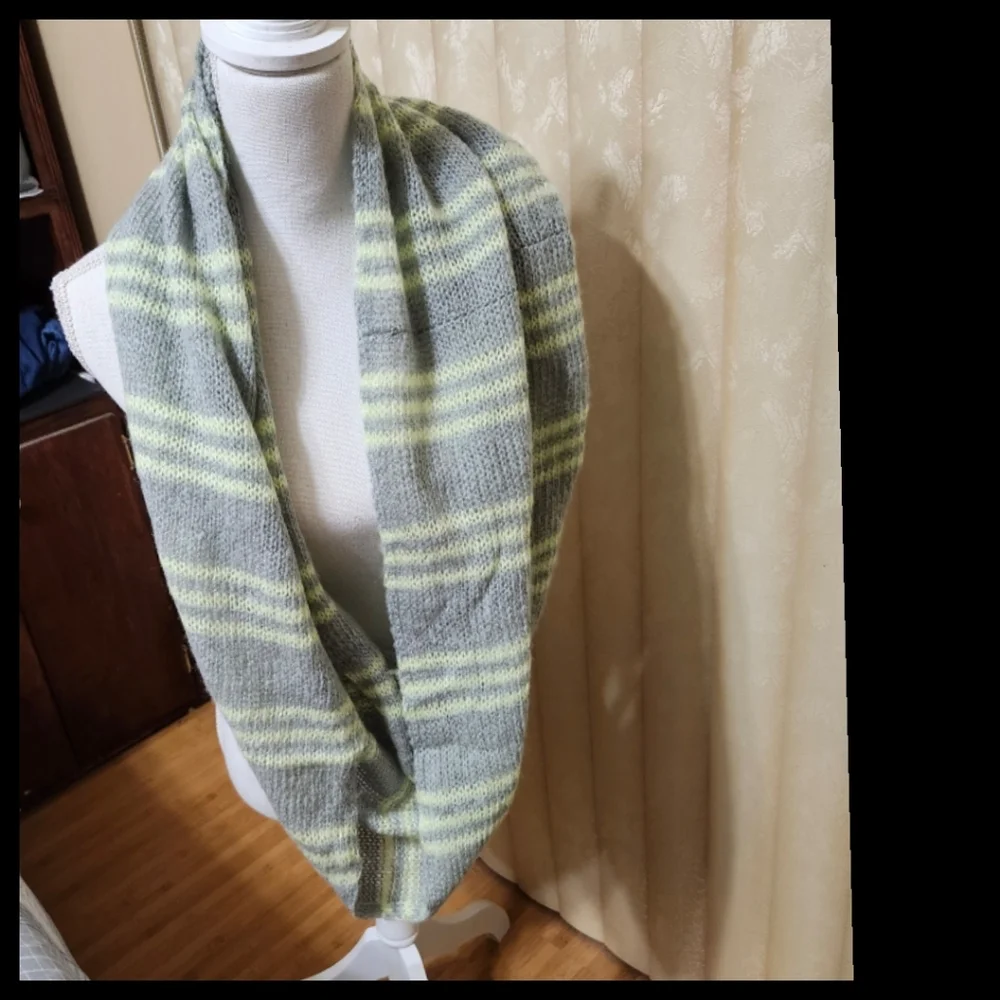 Wooden Ships Striped Infinity Scarf Green/Gray Soft Knit Wool Blend●